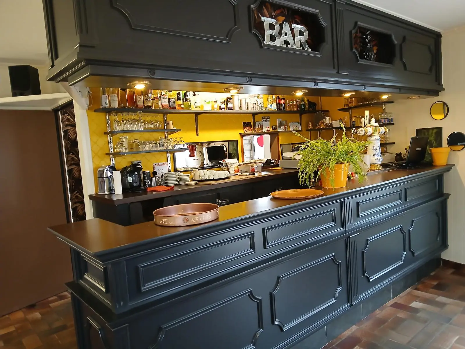 Bar Hôtel Vitry-le-François - Comptoir et bières pression