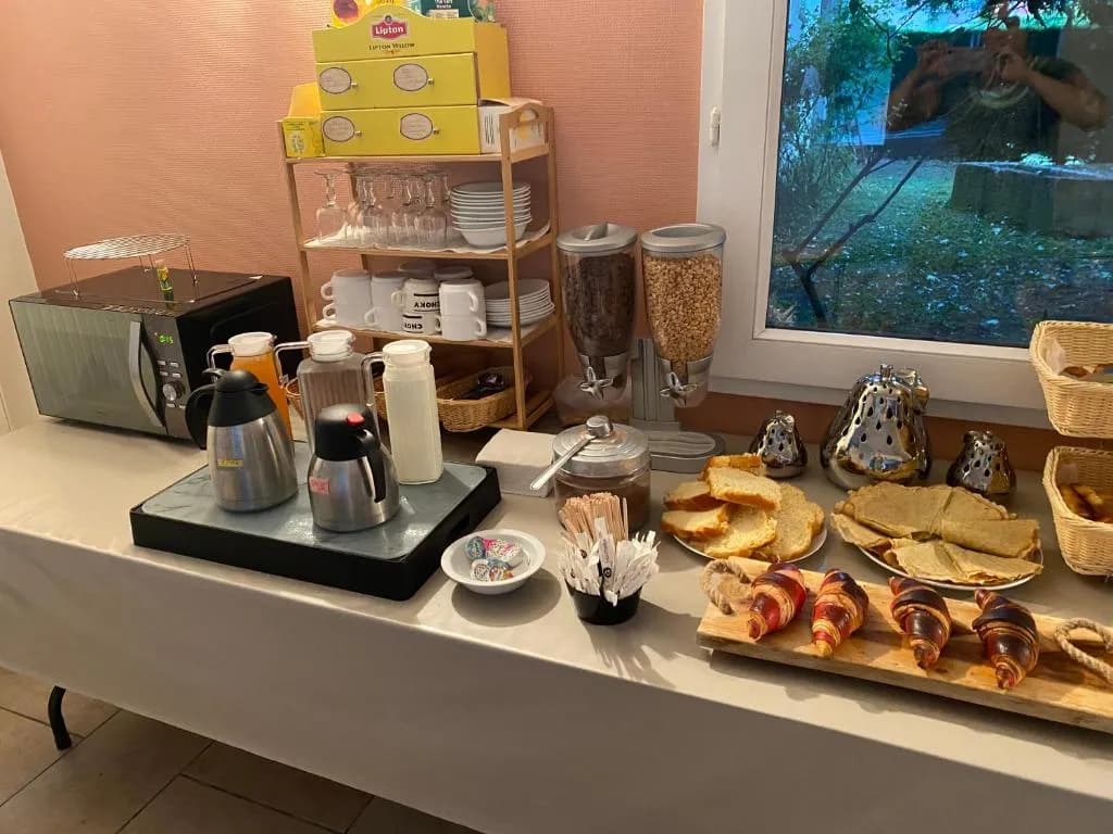 Petit-déjeuner viennoiseries